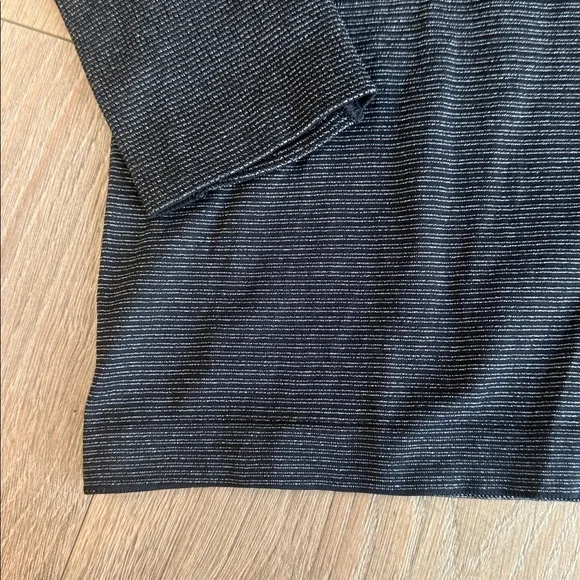 ((2 PIECE)) LULULEMON WORKOUT TOP BUNDLE SIZE 8/MEDIUM EEEUC - Picture 7 of 9